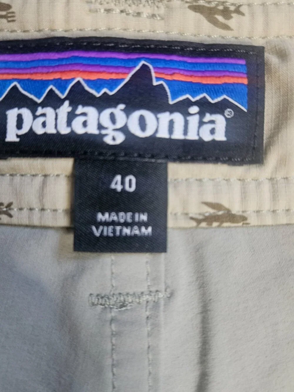 Patagonia Worn Wear Lightweight Shorts Men’s 40 Nylon Beige UPF 50+ Fish Outdoor